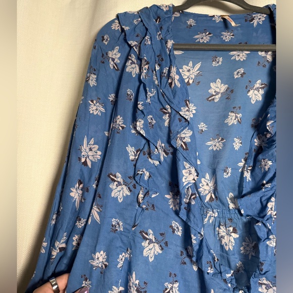 Free People Amanda Ruffle Top in Blue and White Cool Combo Size XS - Picture 9 of 15